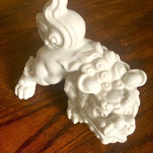 Chinese White Porcelain Blanc de Chin Foo Dog Lion